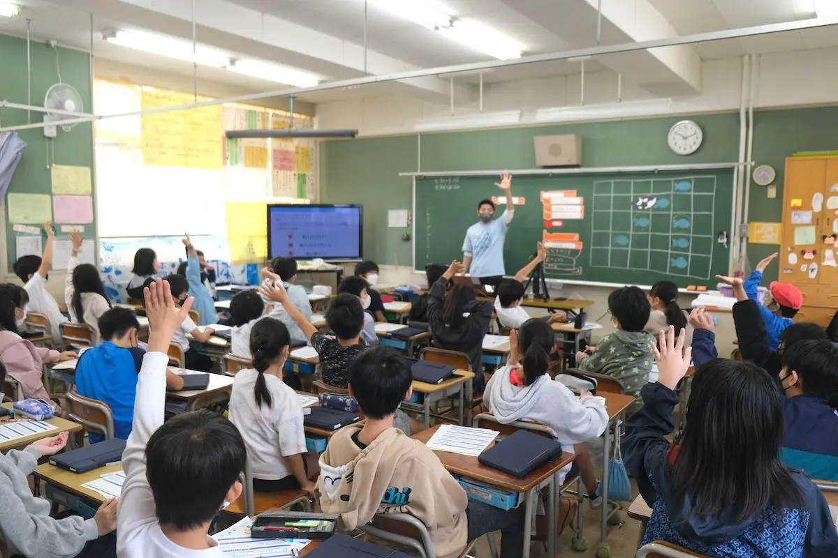プログラミングで海のSDGs！横浜市立勝田小学校で出前授業
