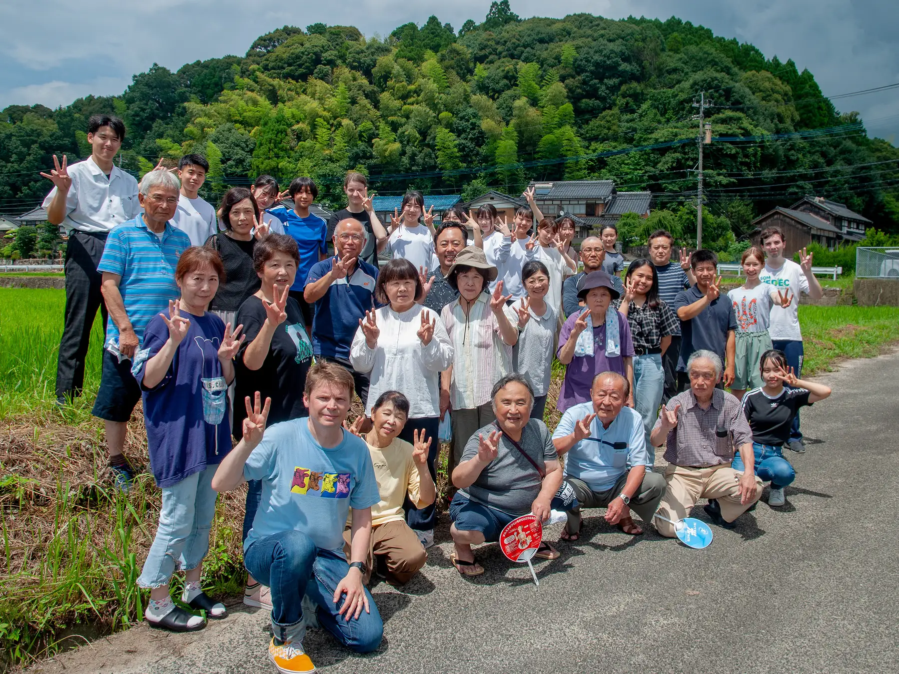 唐津Farm&Food、唐津南高校、九州大学、地元民、自然共生サイトでのビーツ収穫祭、試食会