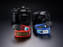 丸ノ内線02系の座席シート生地をカメラストラップにアップサイクル。東京メトロらが数量限定で販売へ