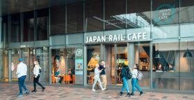 東京駅「JAPAN RAIL CAFE TOKYO」でSDGsイベント開催へ。未利用魚と“お茶のはしっこ”活用でフードロス削減と地方創生を発信